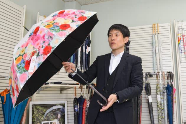 ECサイトでギフト用として人気の花柄の日傘
